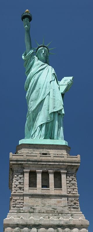 Statue-of-Liberty-frontal-As-viewed-from-the -ground-on-Liberty-Island