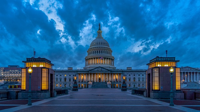 Washing-Capitol-Exterior-at-Night